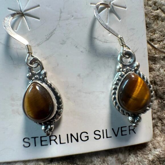 Navajo Heritage: Handcrafted Tiger Eye Dangle Earrings - Gift Box - Picture 1 of 3